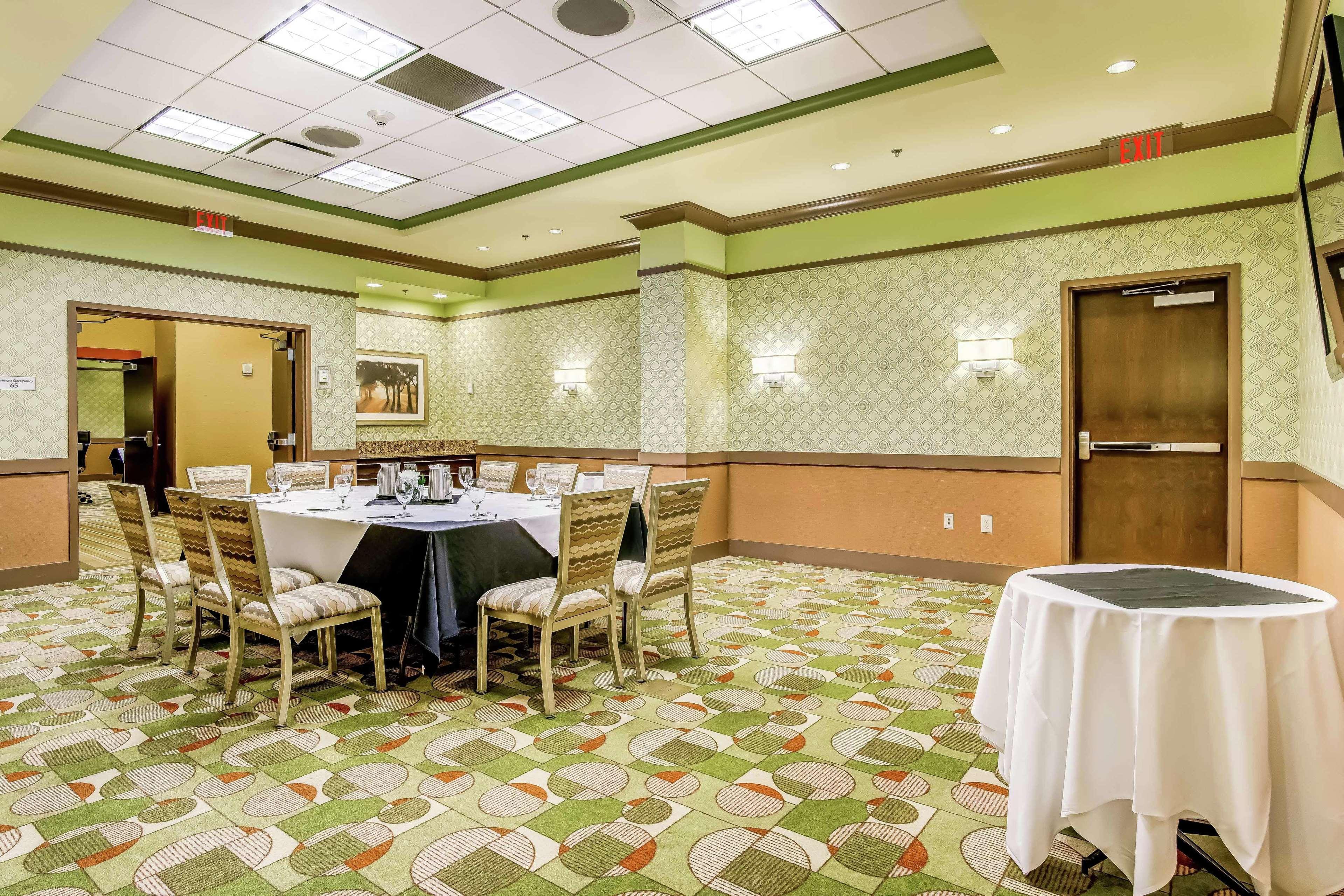 Embassy Suites Atlanta - Kennesaw Town Center Bagian luar foto